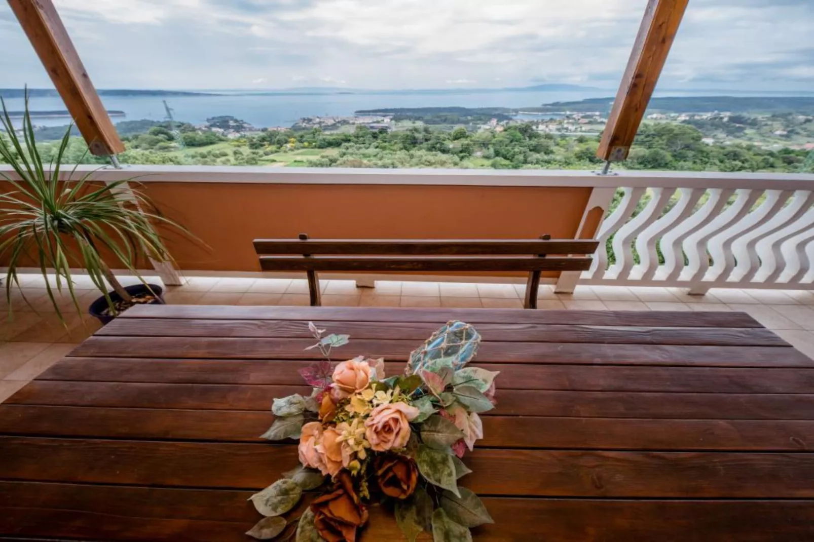 Three Bedroom Apartment with Terrace 2-Terrasbalkon