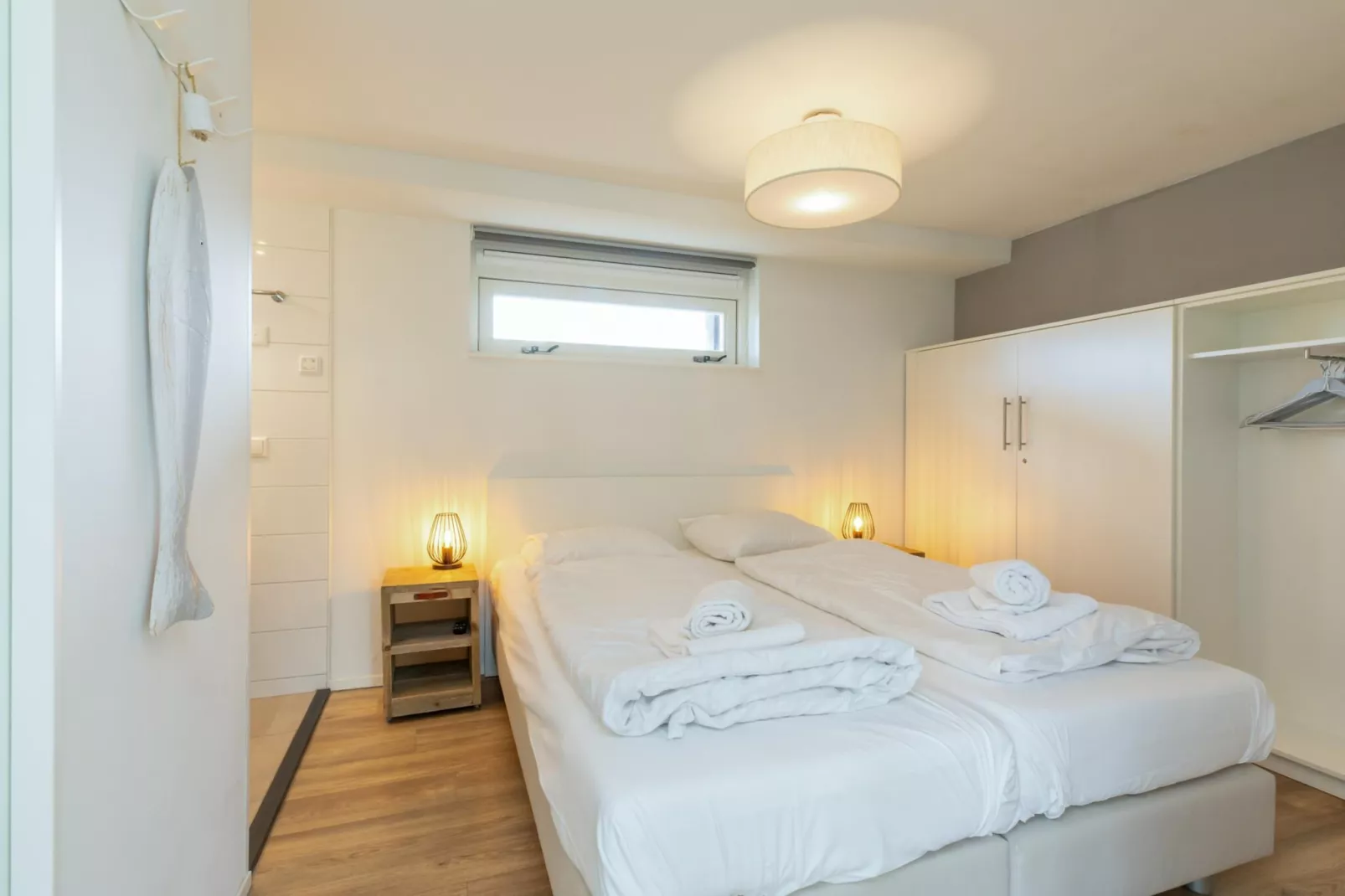 Zonnedorp Kavel 10 Renesse | Villa near the Beach & with Spacious Garden-Slaapkamer