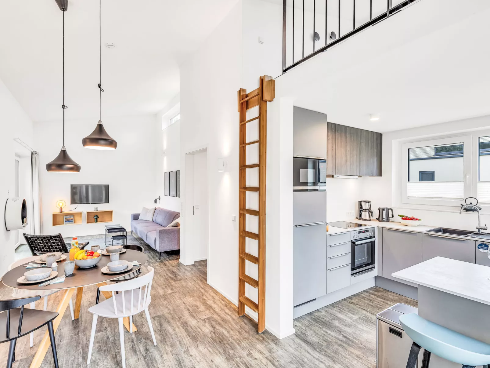 Zwischen den Hügeln (153) - Binnen