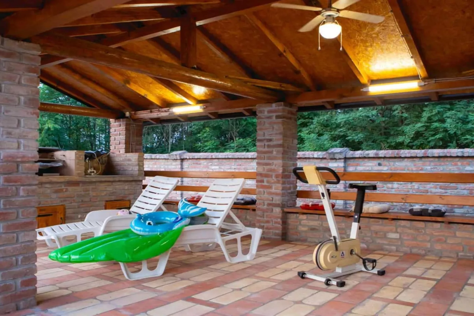 Wooden House Vučedol - Four bedroom villa-Buitenlucht