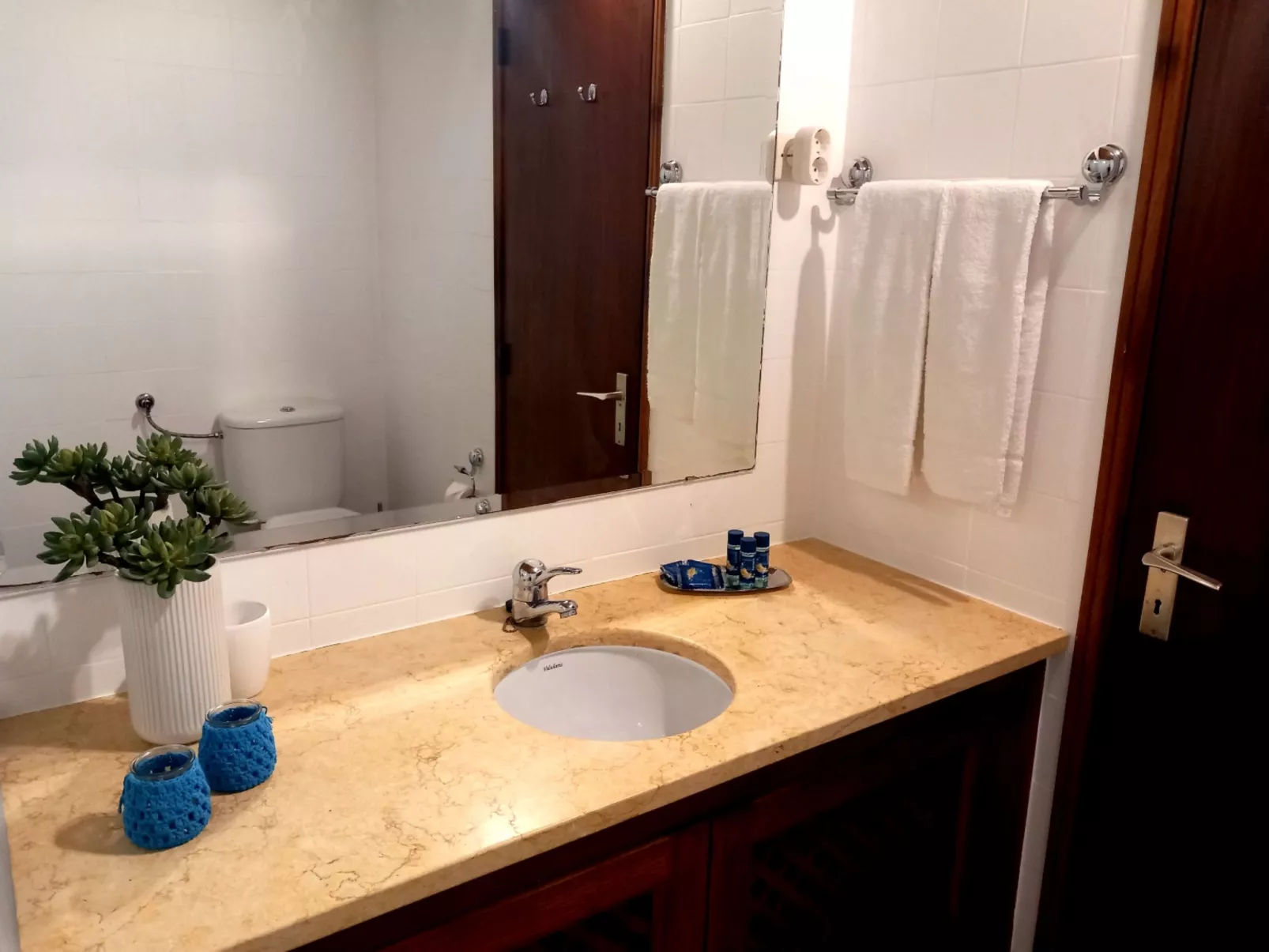 Joyce - Sunny Way-Binnen