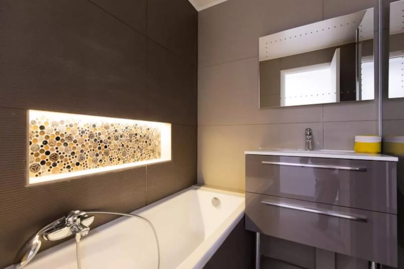 Résidence 3p Traversant &agrave; 2 Min Des Plages, Parking Priv&eacute;-Niet-getagd