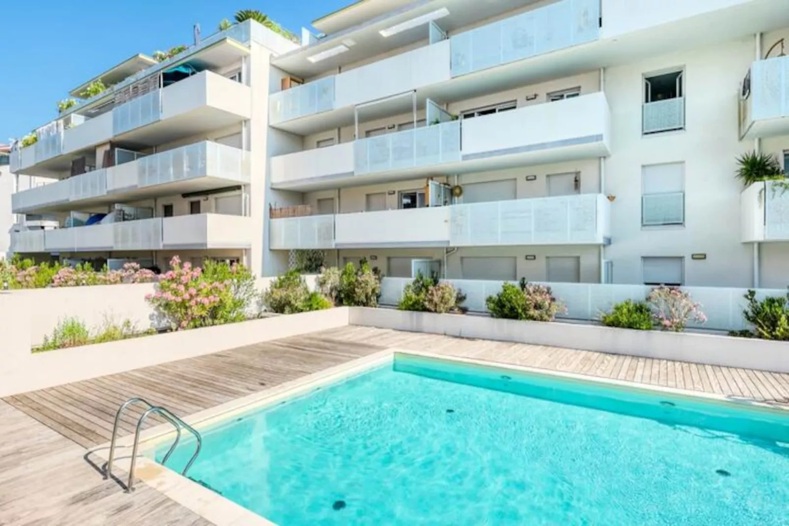 Résidence 🏡 Appartement 2 Chambres Avec Piscine, Parking & Balcon-Niet-getagd