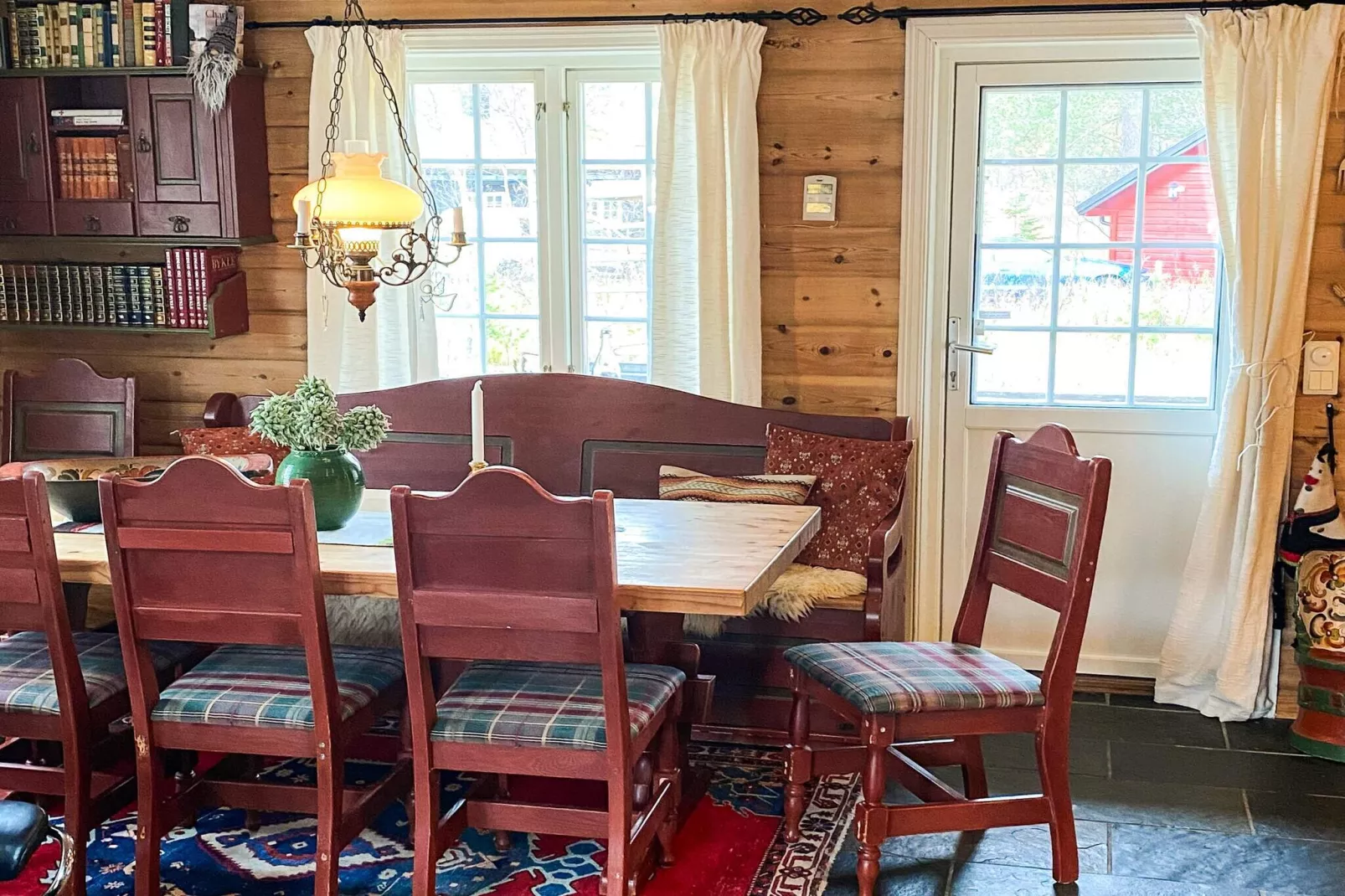 30653-PØLSEBU-Binnen