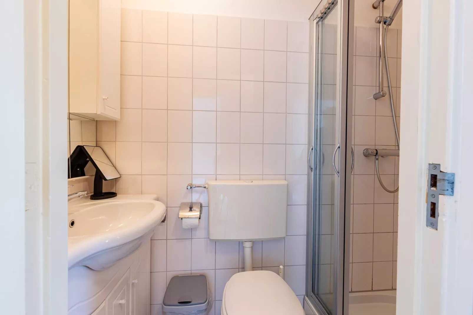 Appartement Burg van Woelderenlaan-Badkamer