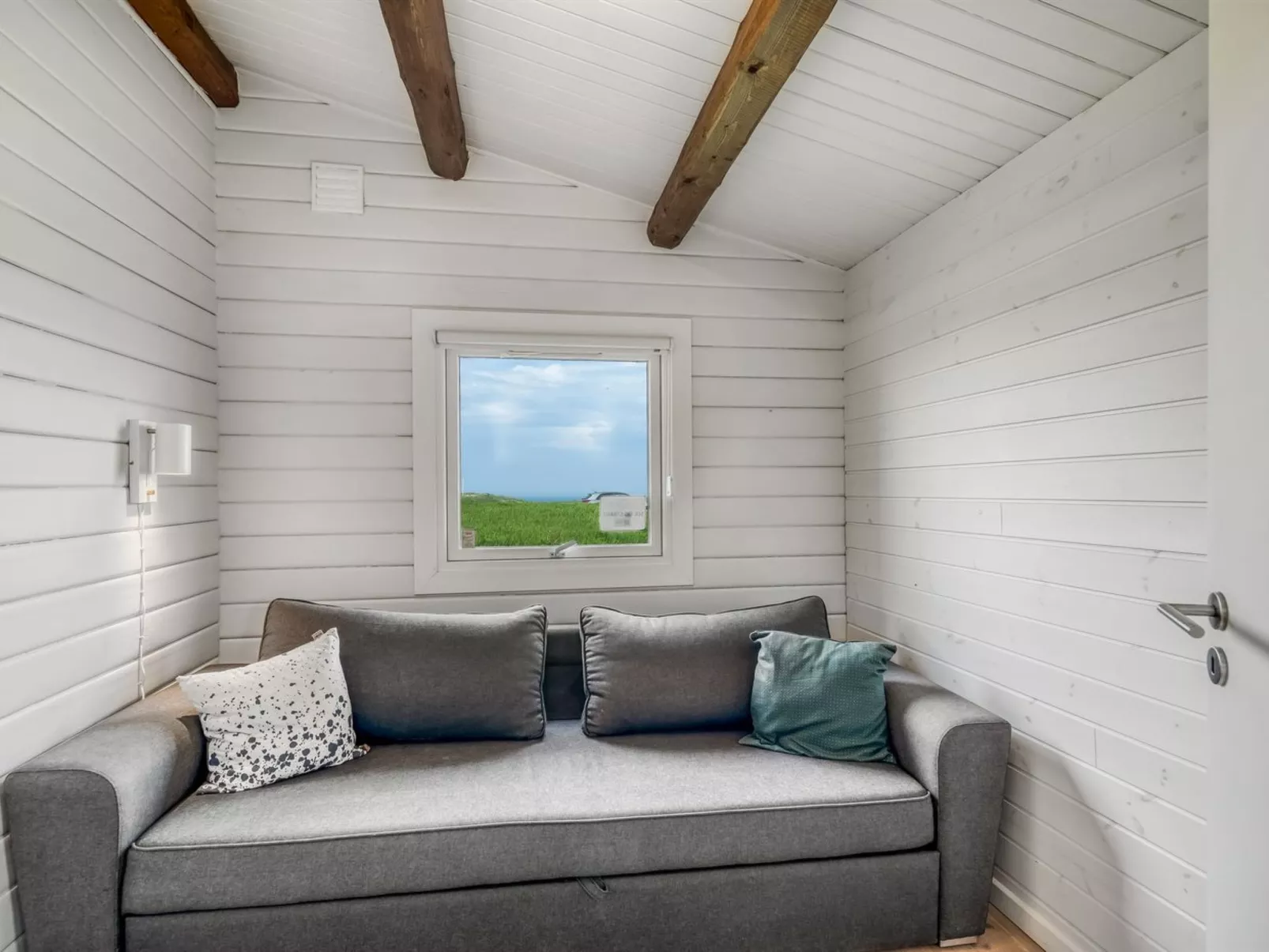 "Sinnika" - 75m from the sea-Binnen