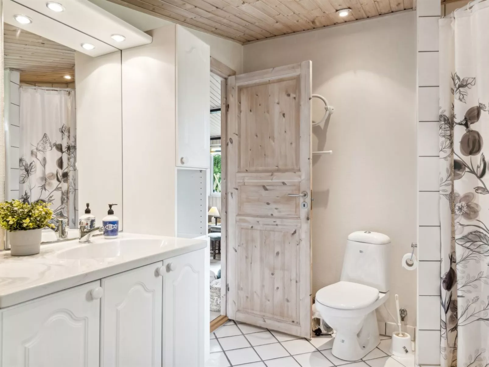 "Hanne" - 300m from the sea-Binnen