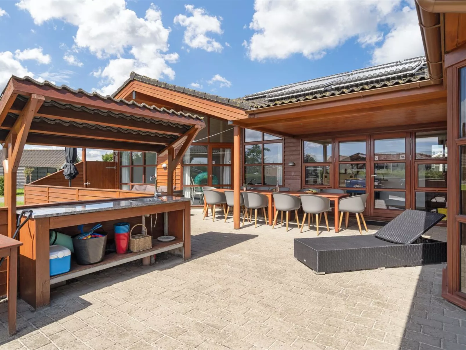 "Niela" - 800m from the sea-Buiten