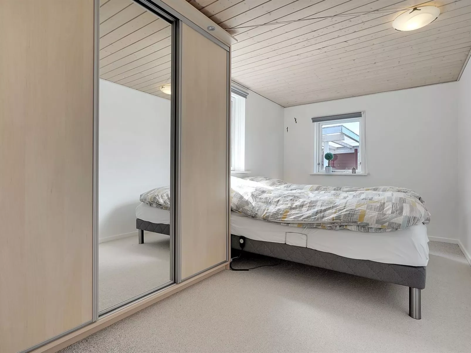 "Mina" - 1.4km from the sea-Binnen