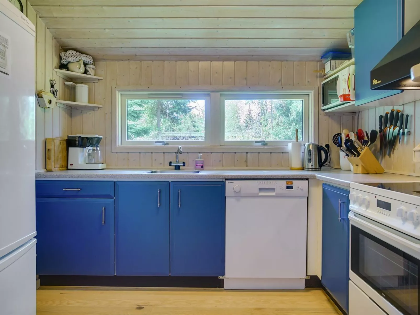 "Loreia" - 200m from the sea-Binnen