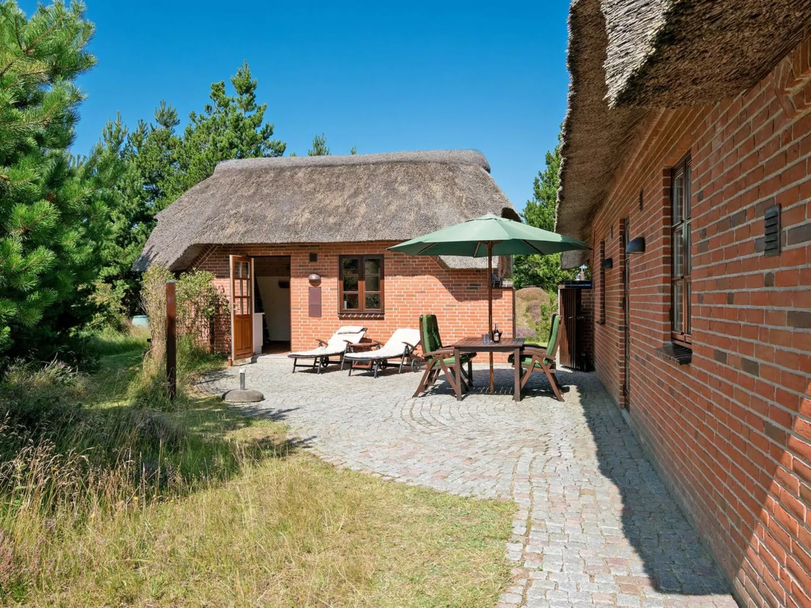 "Siegried" - 2.2km from the sea-Buiten