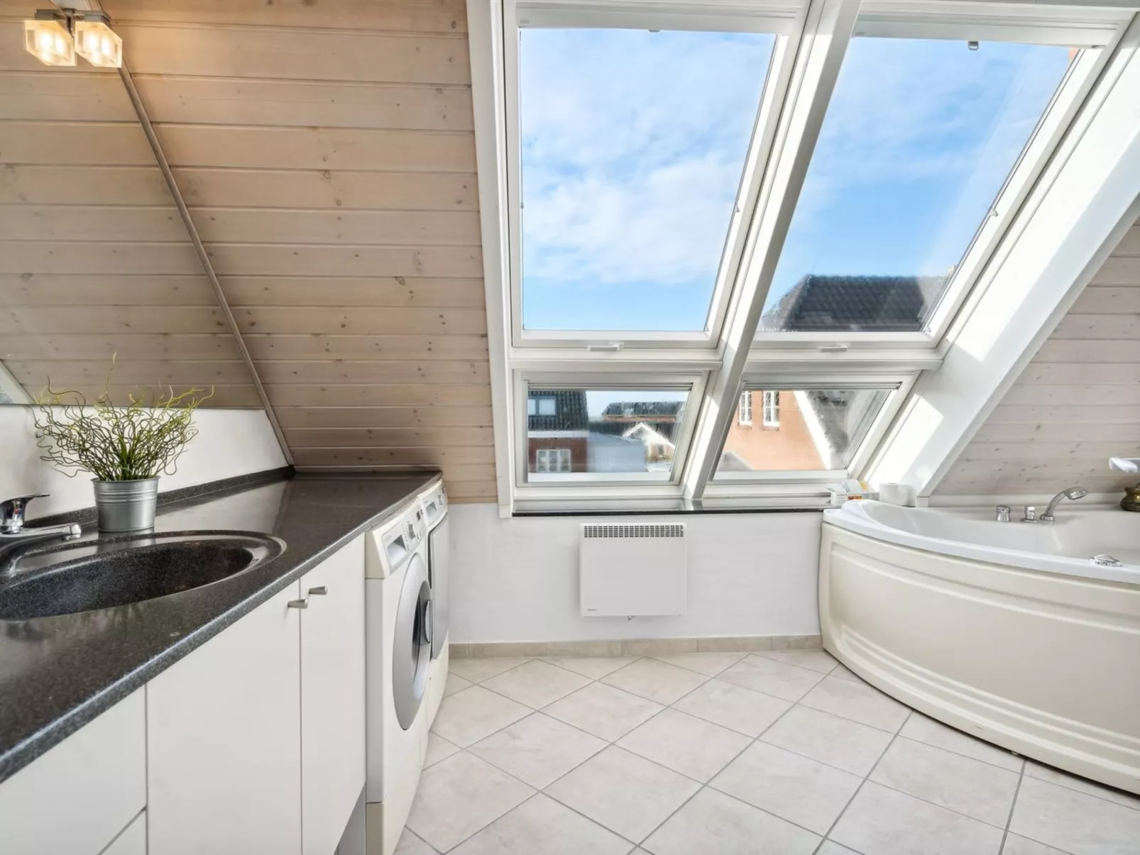 "Joonas" - 100m from the sea-Binnen