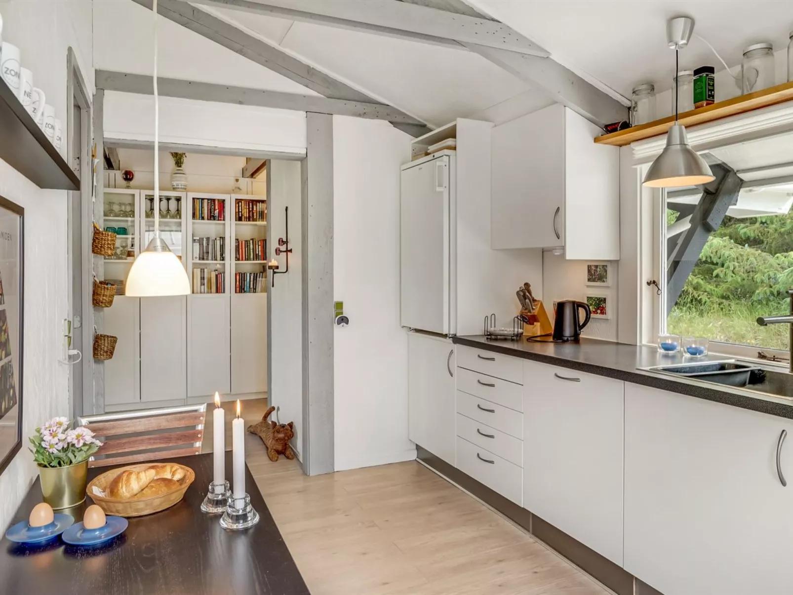 "Eivy" - 1km from the sea-Binnen