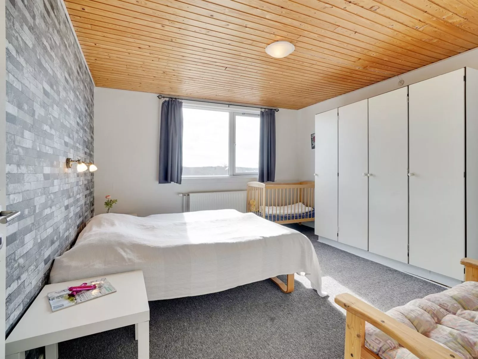 "Rahild" - 2km to the fjord-Binnen