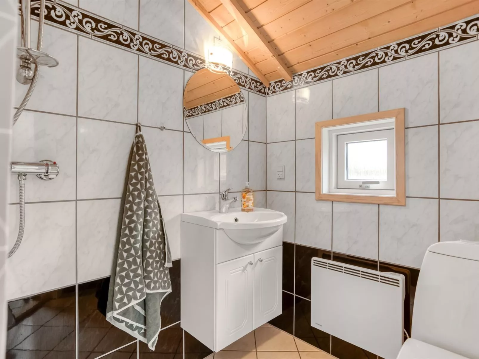 "Leya" - 1.2km from the sea-Binnen