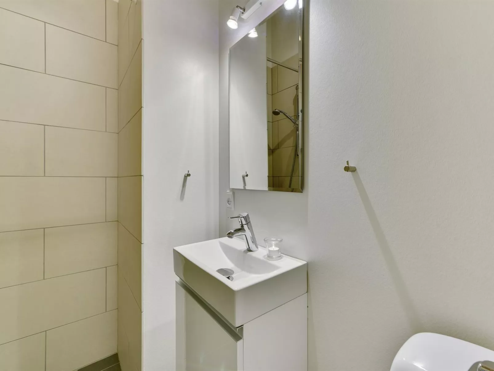 "Elena" - 800m to the fjord-Binnen