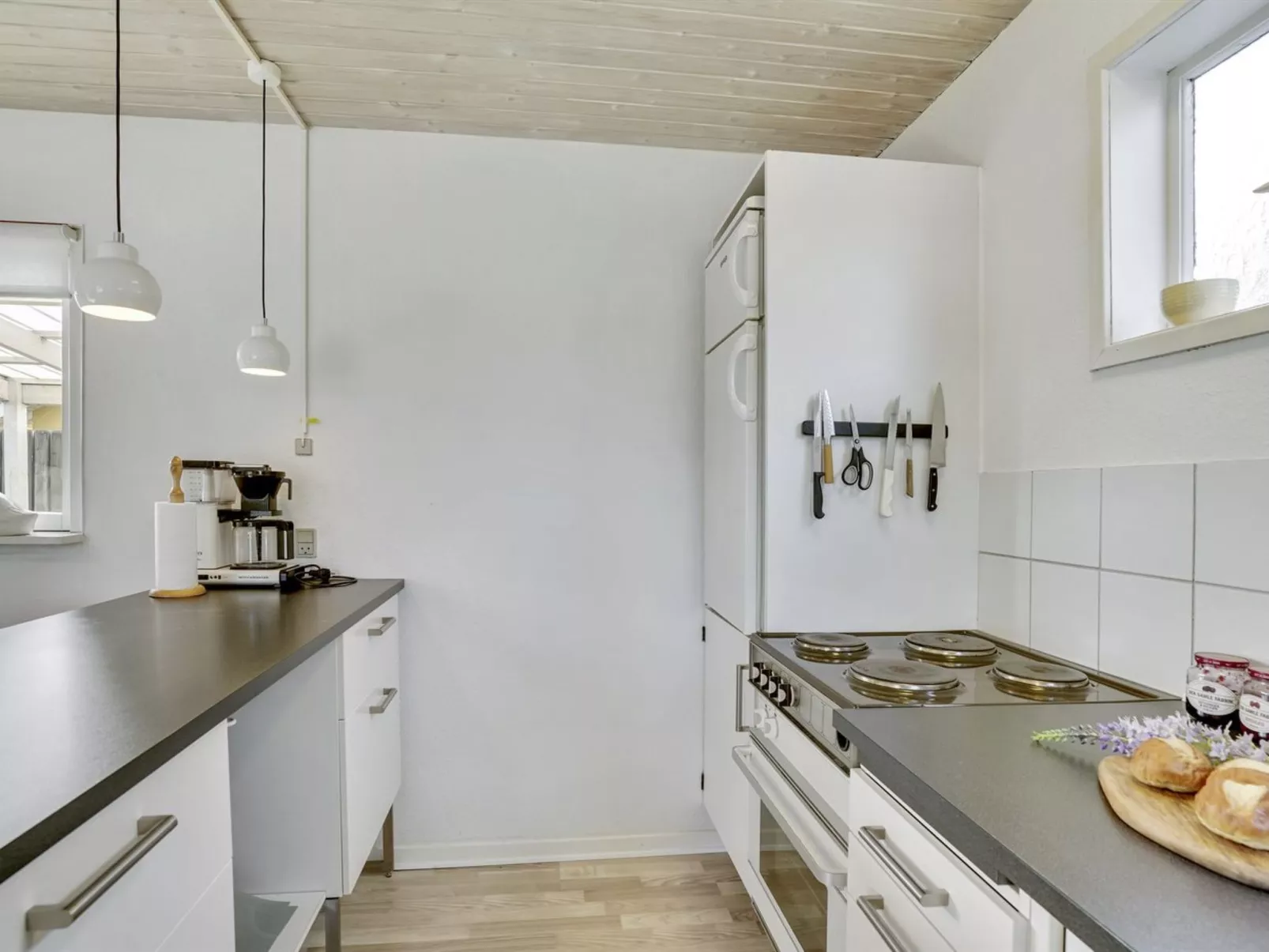 "Alvina" - 25m from the sea-Binnen