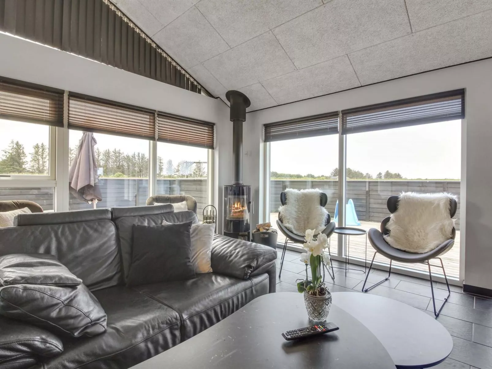 "Minna" - 975m from the sea-Binnen