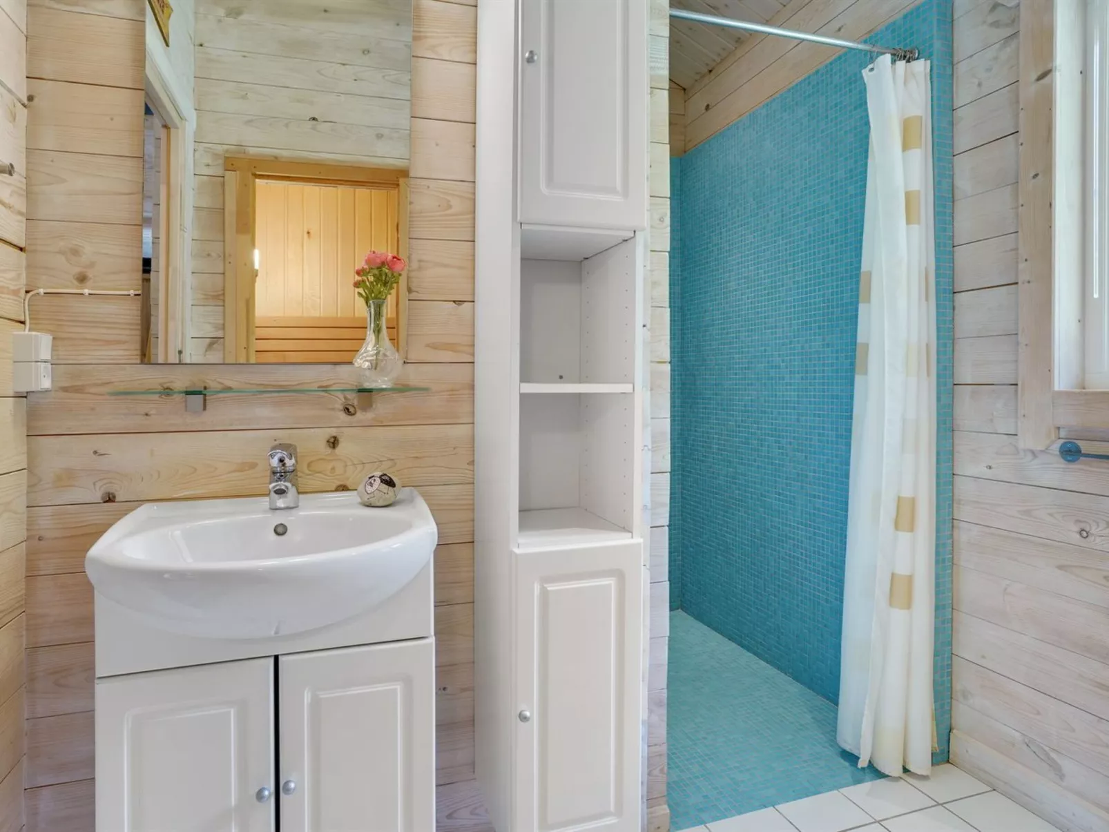 "Rosamunde" - 1.3km from the sea-Binnen