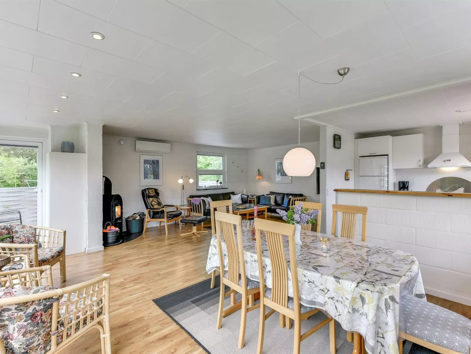 "Vicky" - 4km from the sea-Binnen