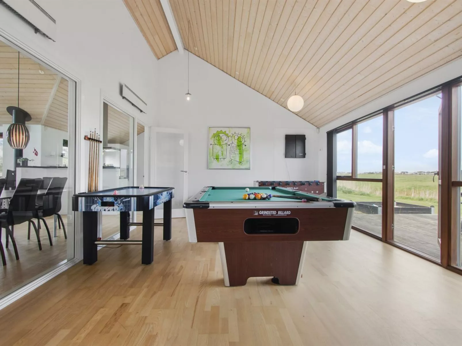 "Ilmatar" - 650m from the sea-Binnen