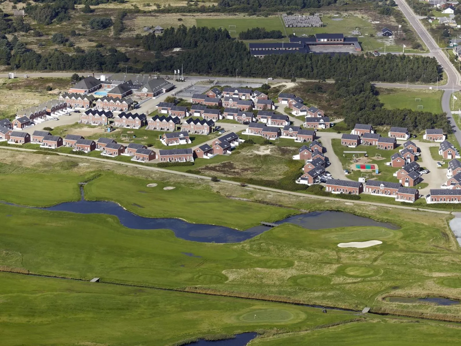 "Nils" - 2.3km from the sea - Buiten
