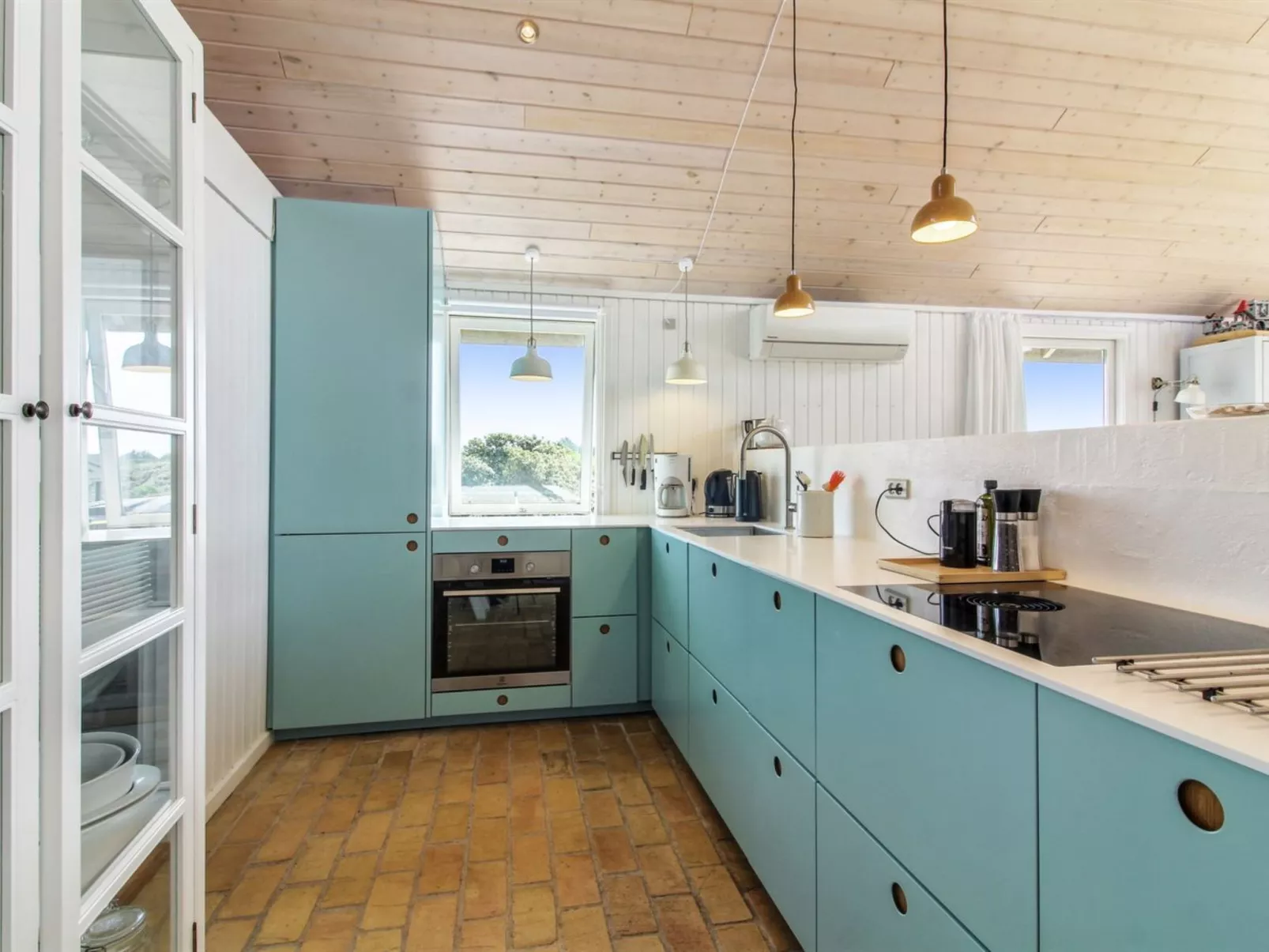 "Harry" - 100m from the sea-Binnen