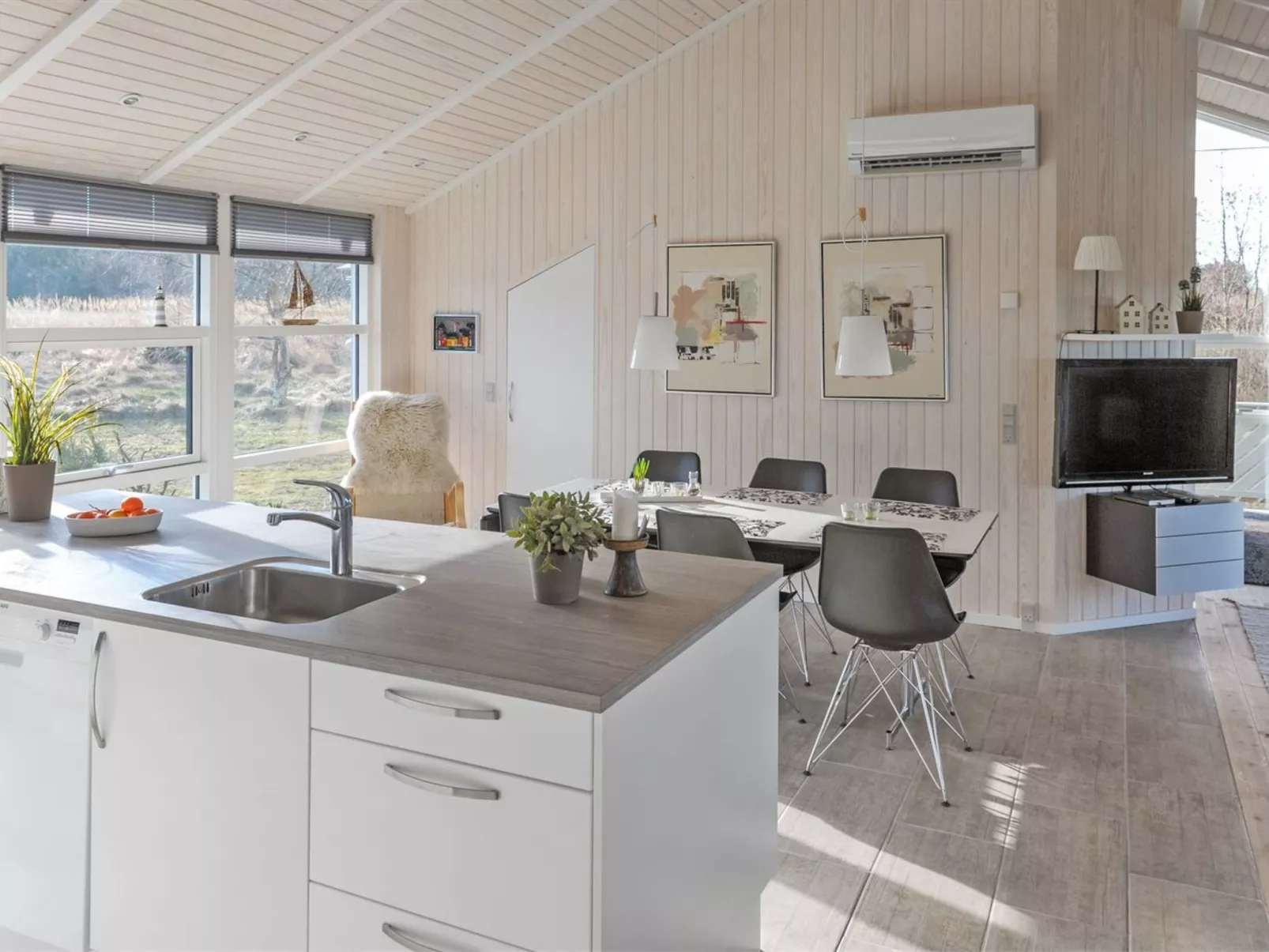 "Mathias" - 625m from the sea-Binnen