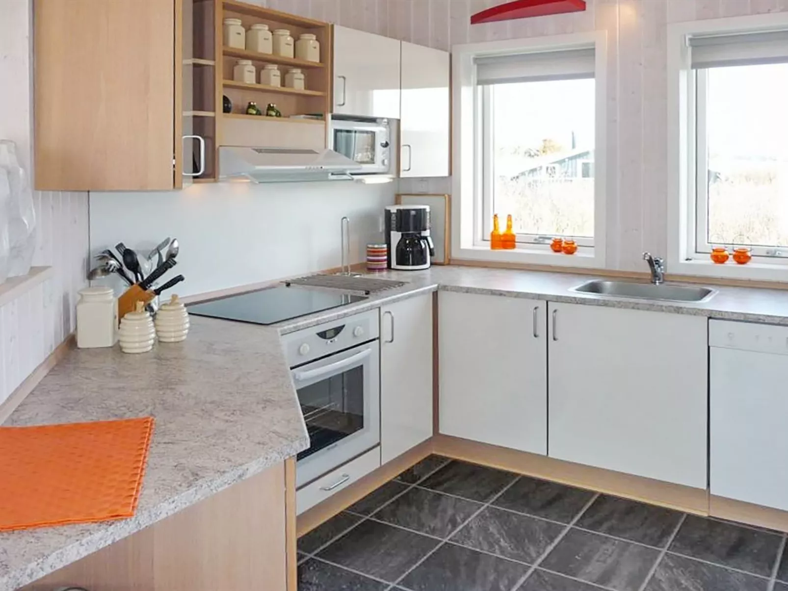 "Tayna" - 300m from the sea-Binnen