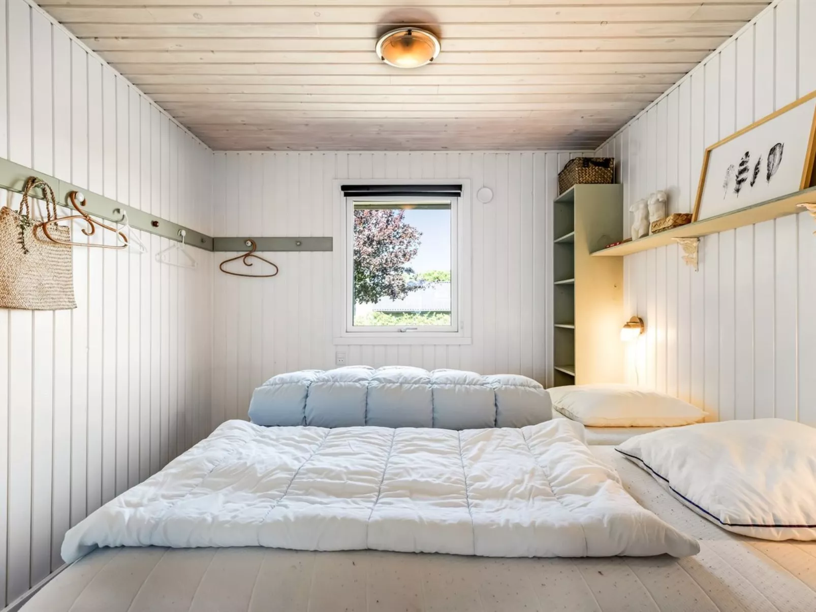 "Sebine" - 400m to the fjord-Binnen