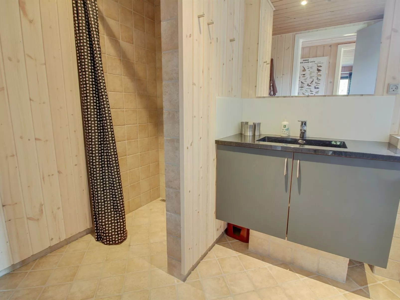 "Maika" - 800m to the fjord-Binnen