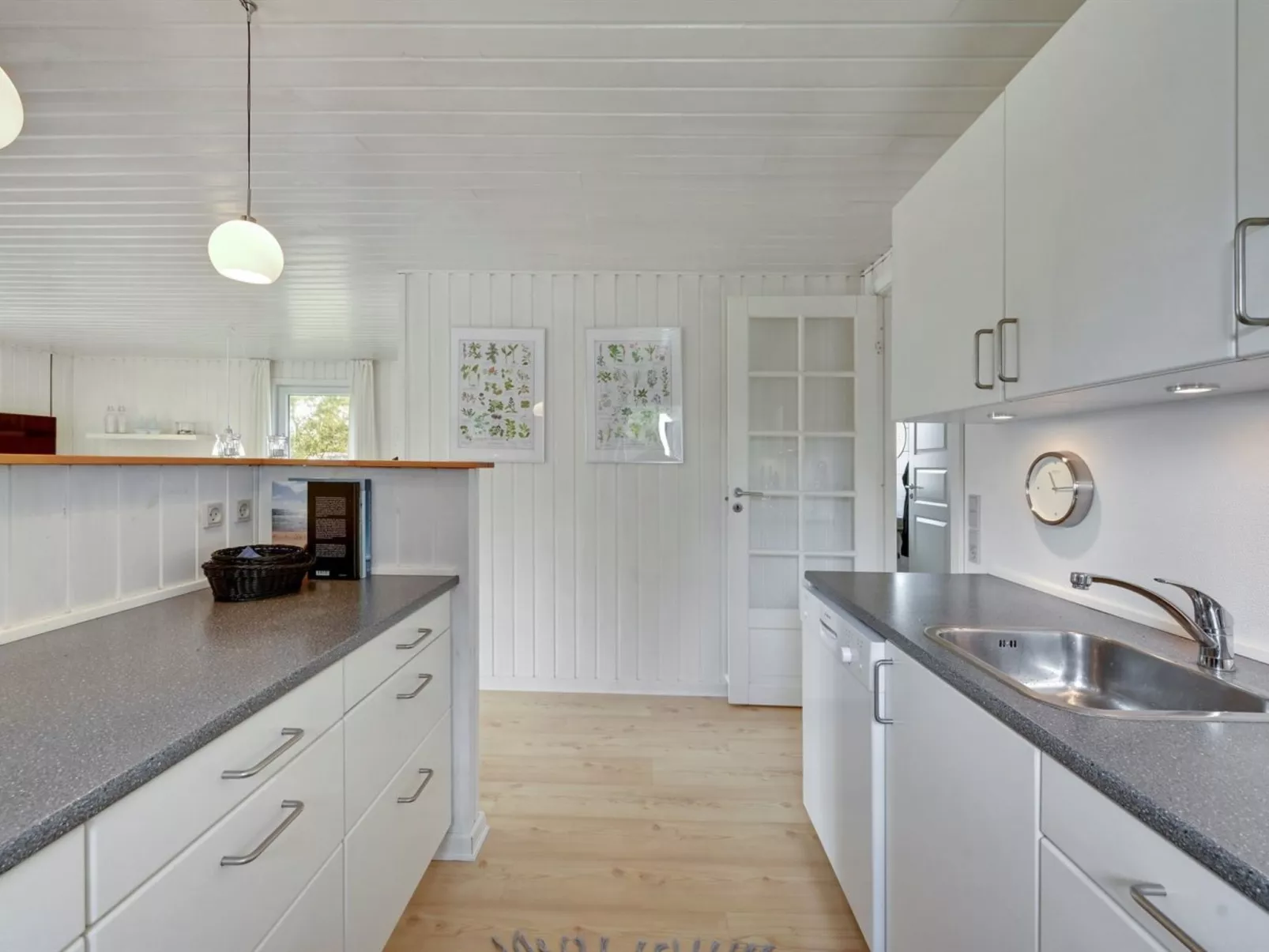 "Shalez" -  from the sea-Binnen