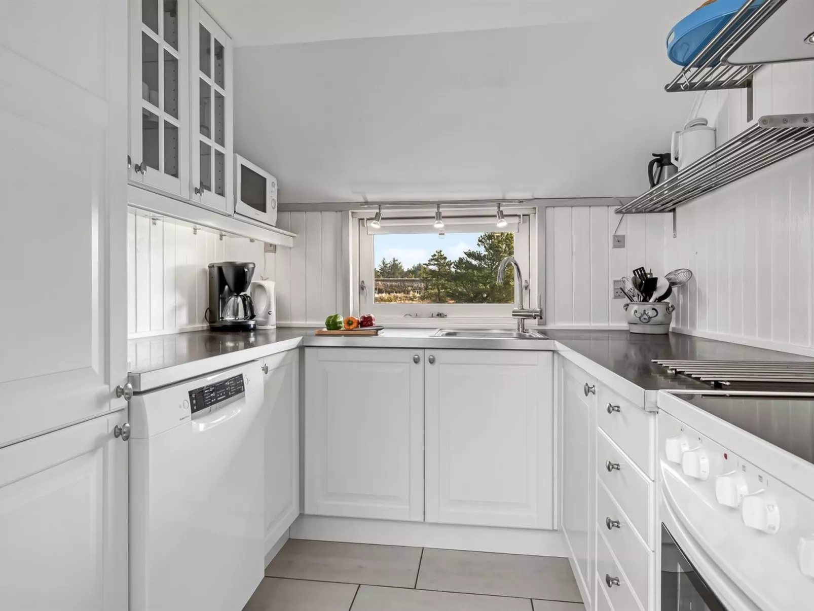 "Kenny" - 1.2km from the sea-Binnen