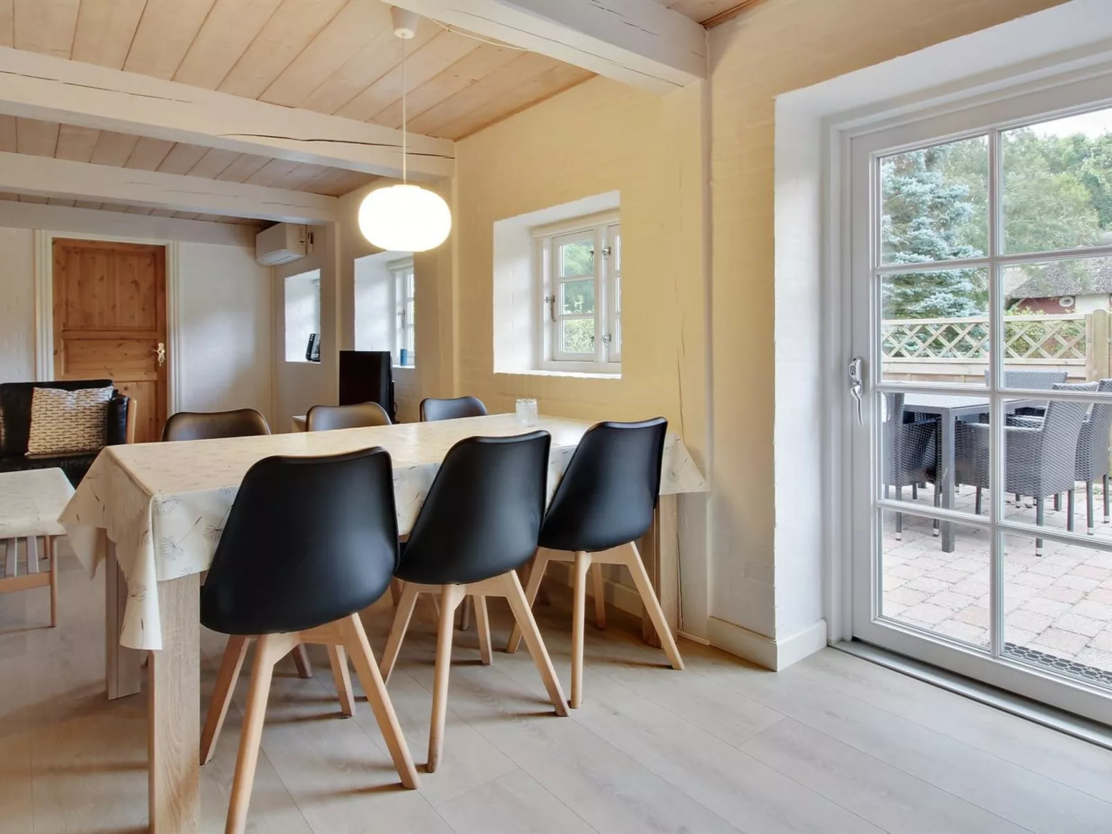 "Naili" - 3.1km from the sea-Binnen