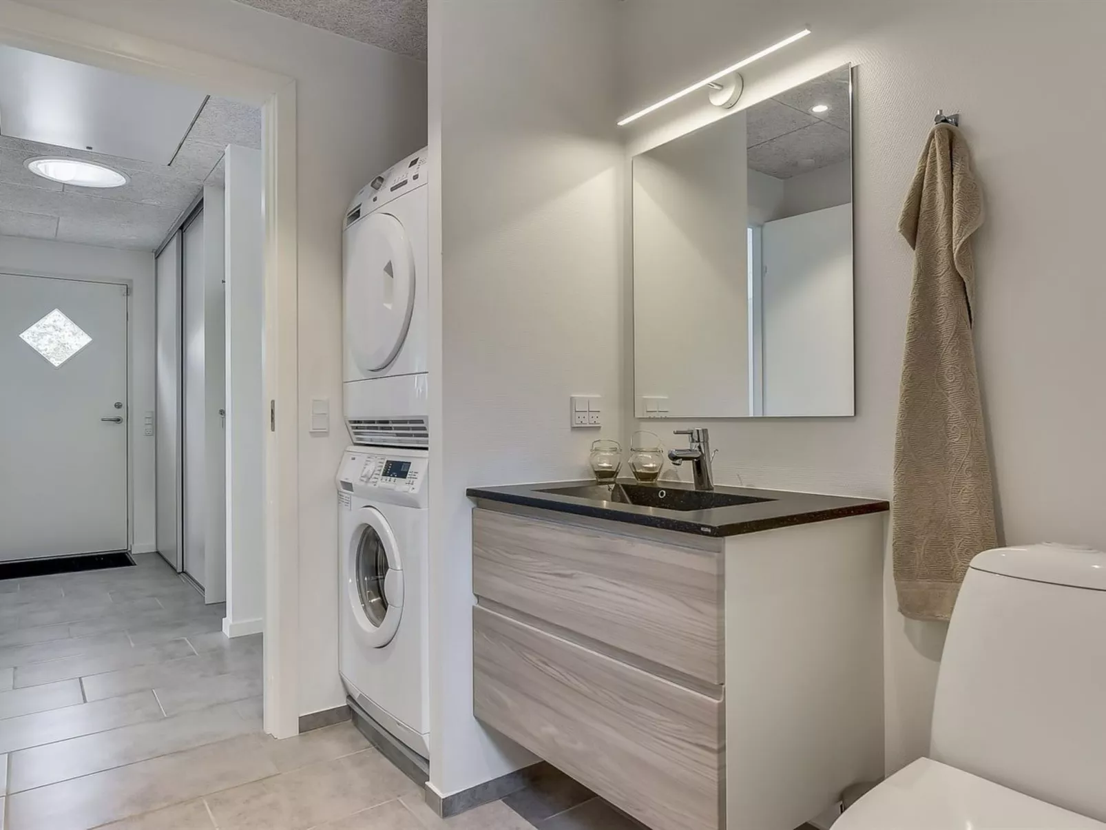 "Stacey" - 800m from the sea-Binnen