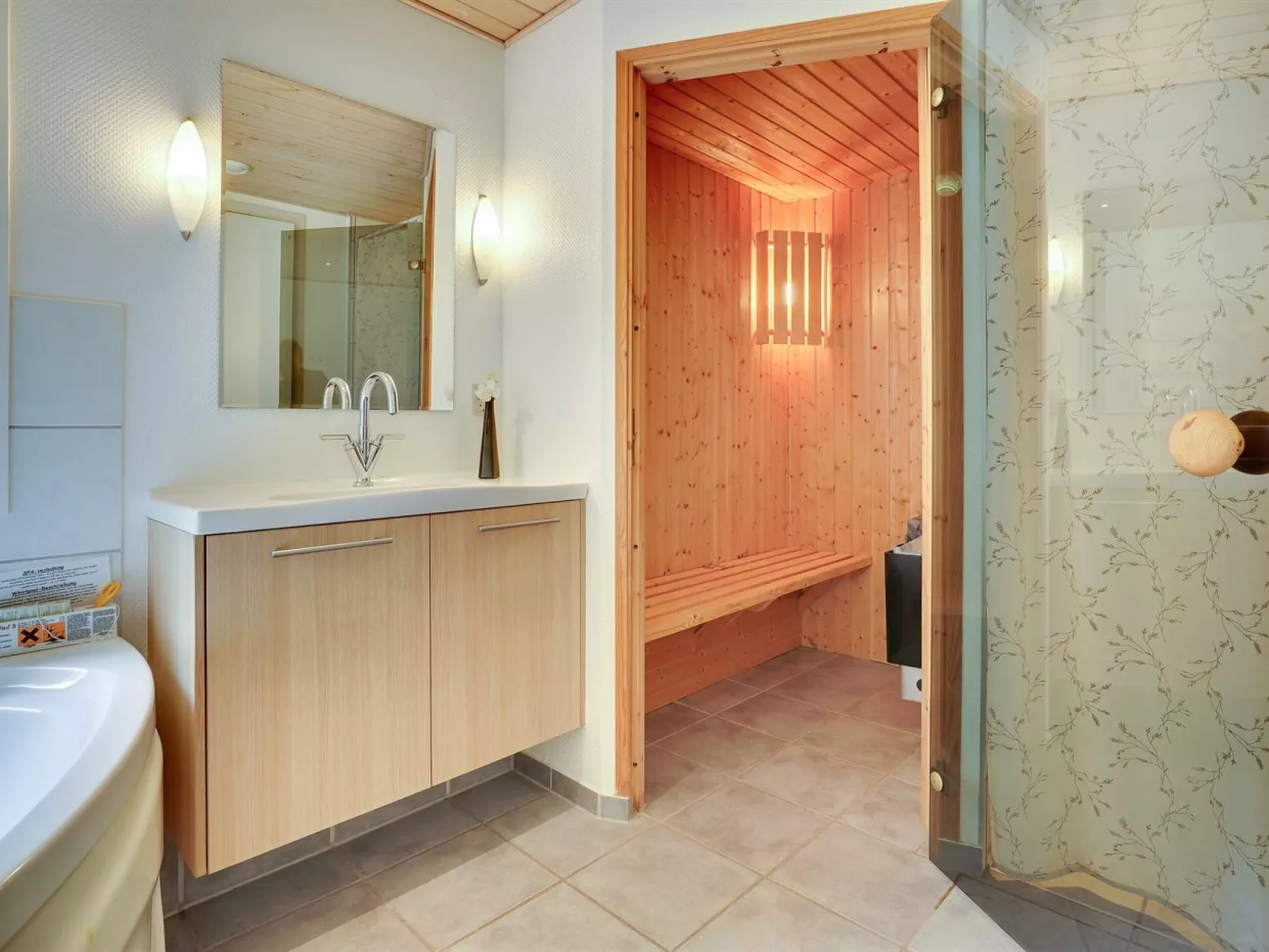 "Micke" - 3.2km from the sea-Binnen