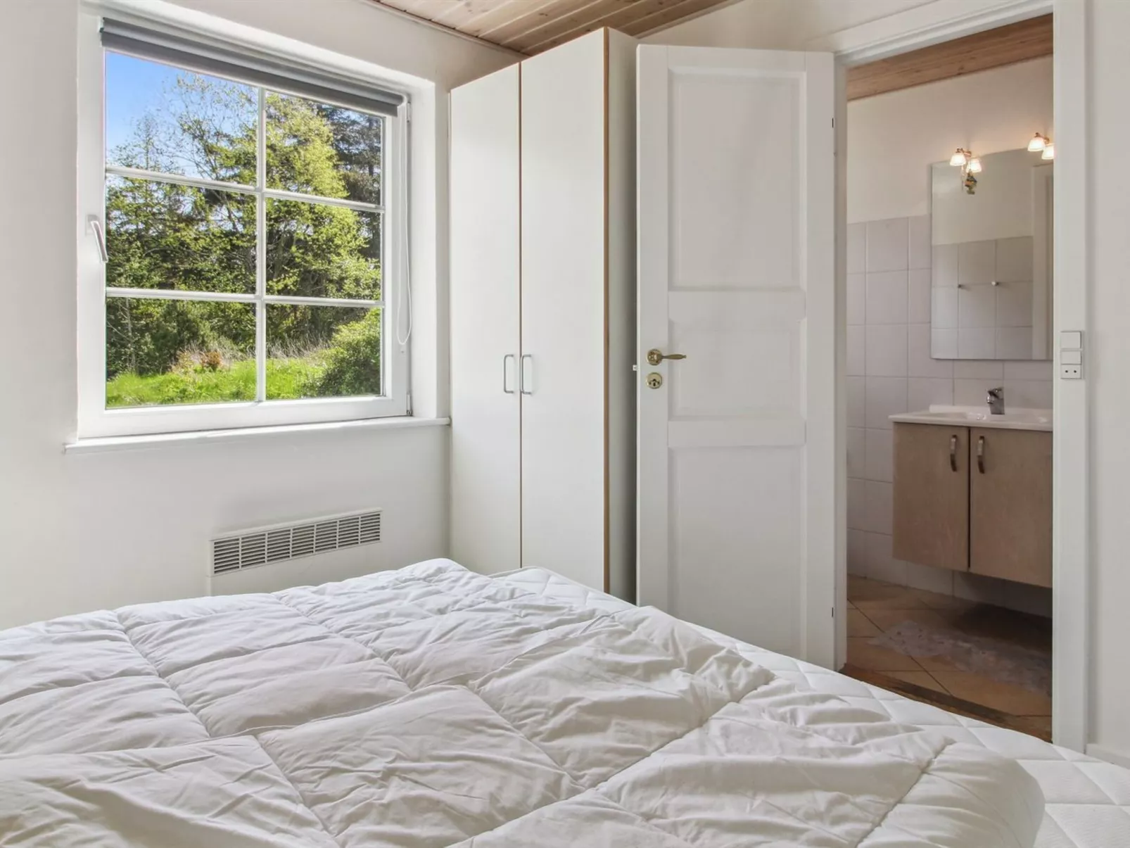 "Rea" - 5km from the sea-Binnen