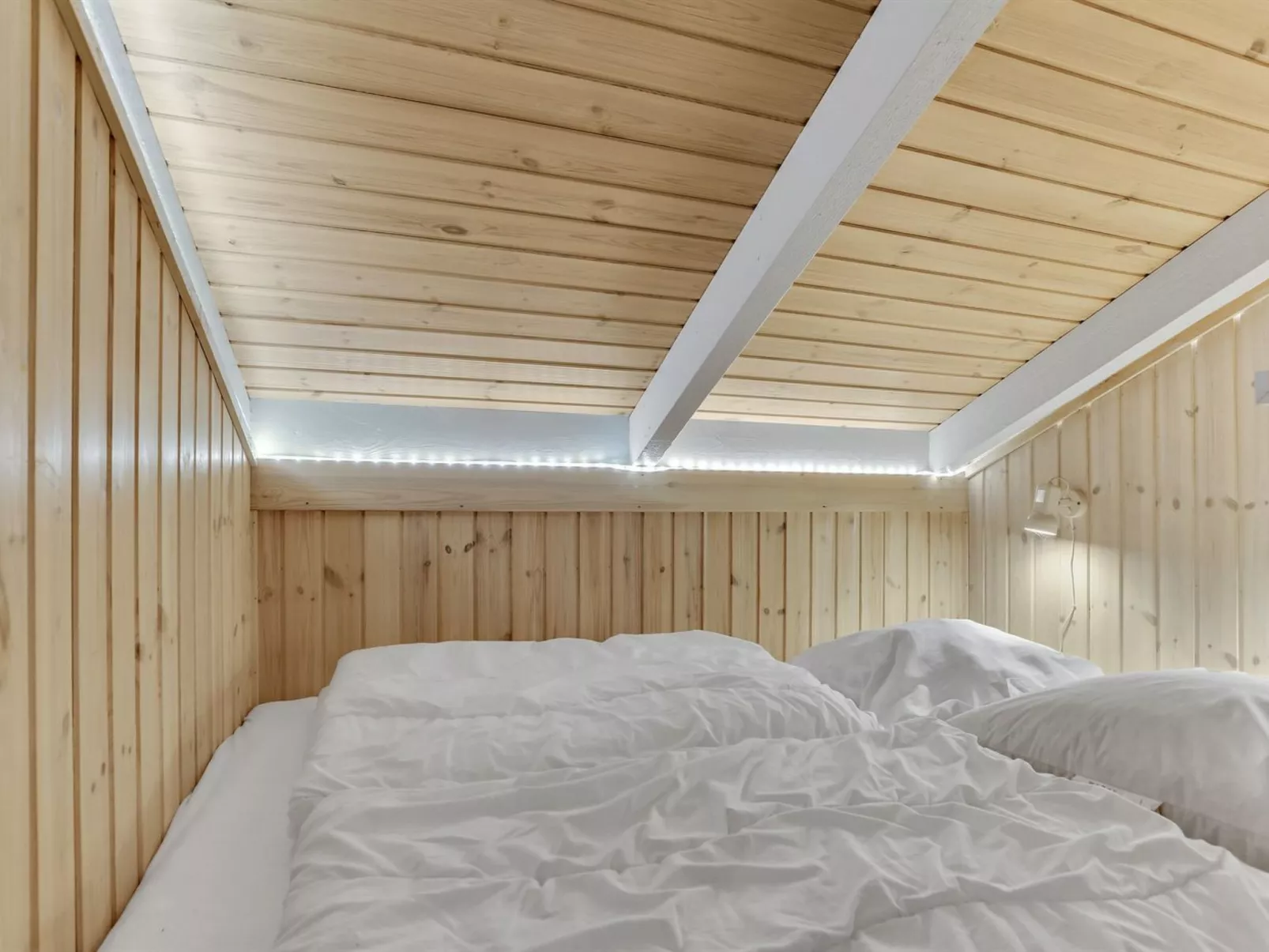 "Berenice" - 250m from the sea-Binnen