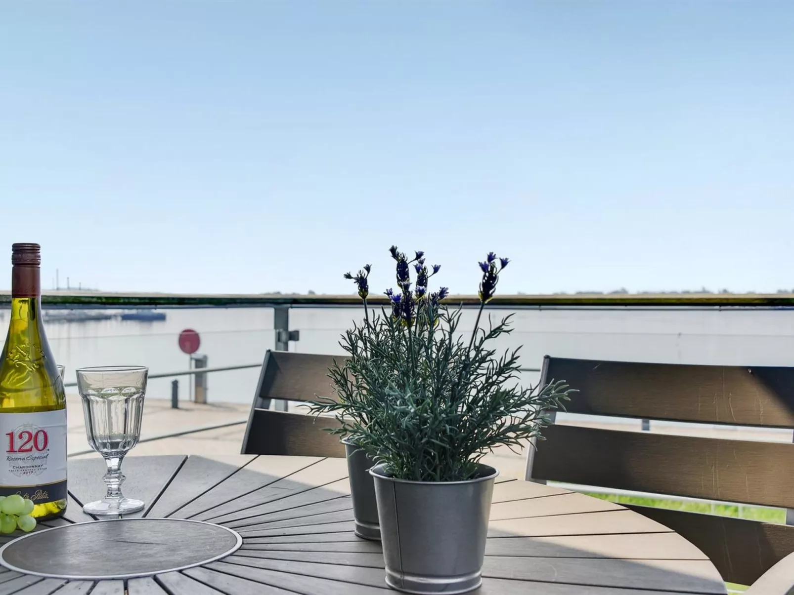 "Maja" - 100m from the sea-Binnen