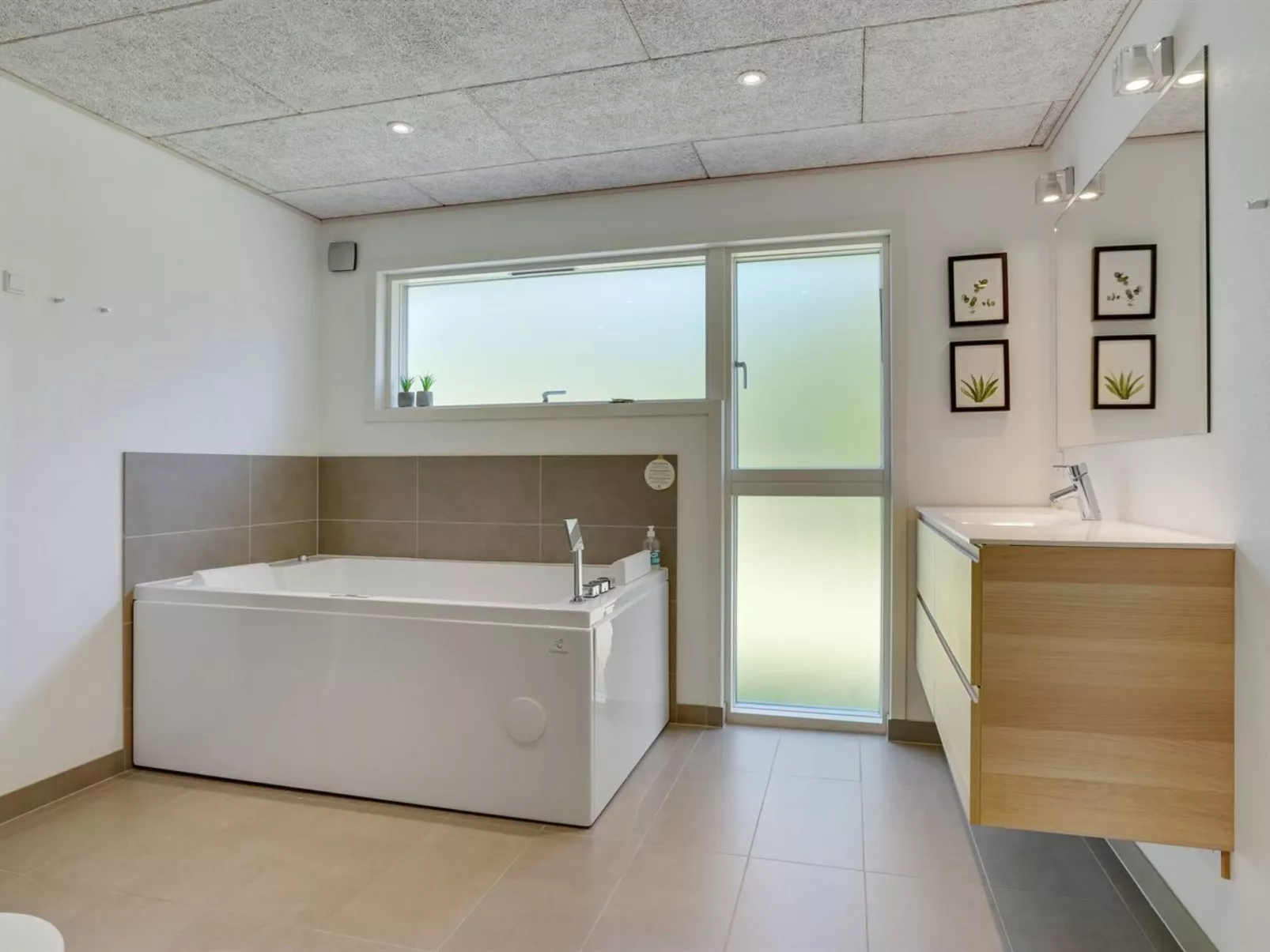 "Delan" - 1.3km from the sea-Binnen