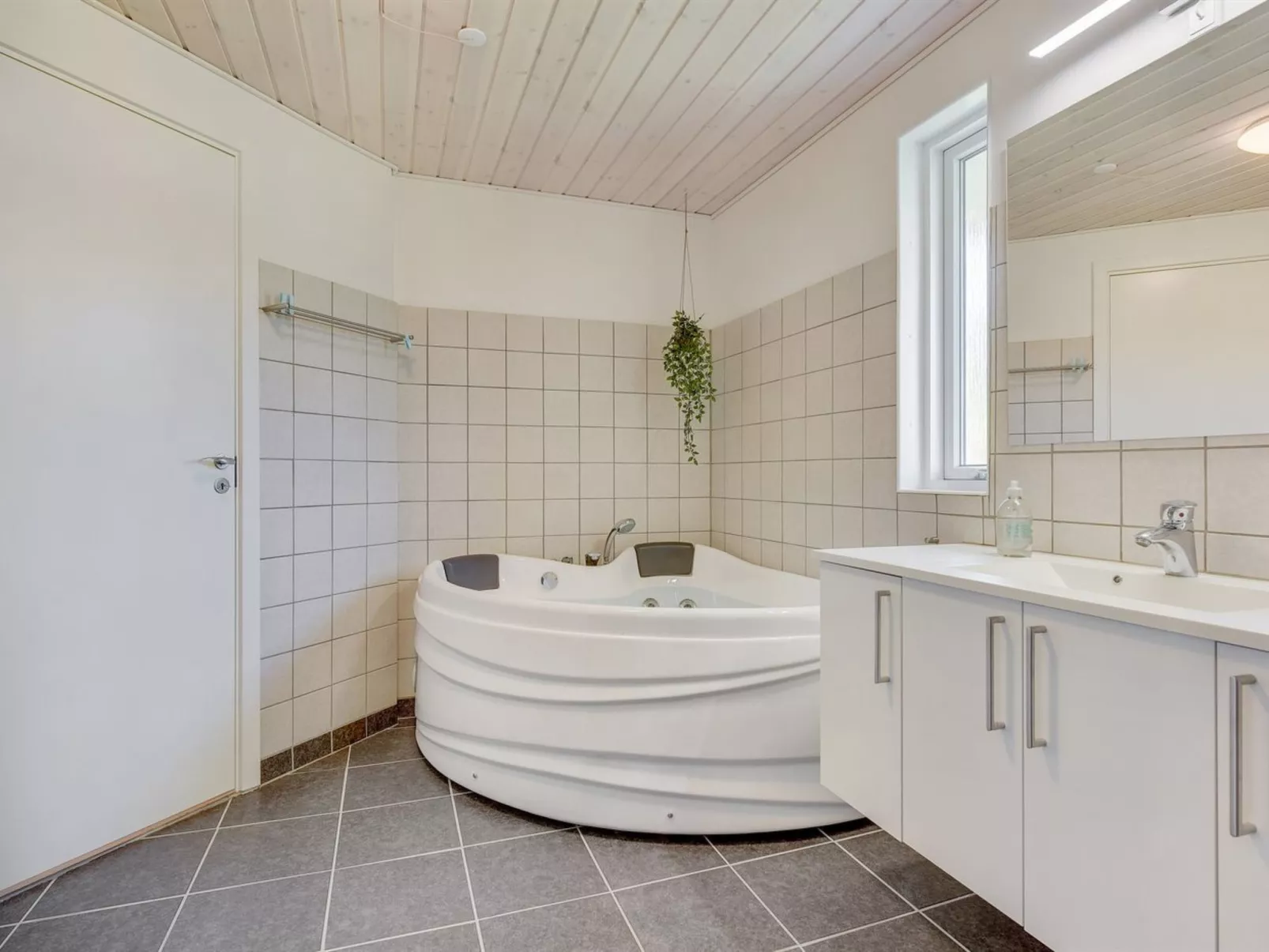 "Damiana" - 500m from the sea-Binnen