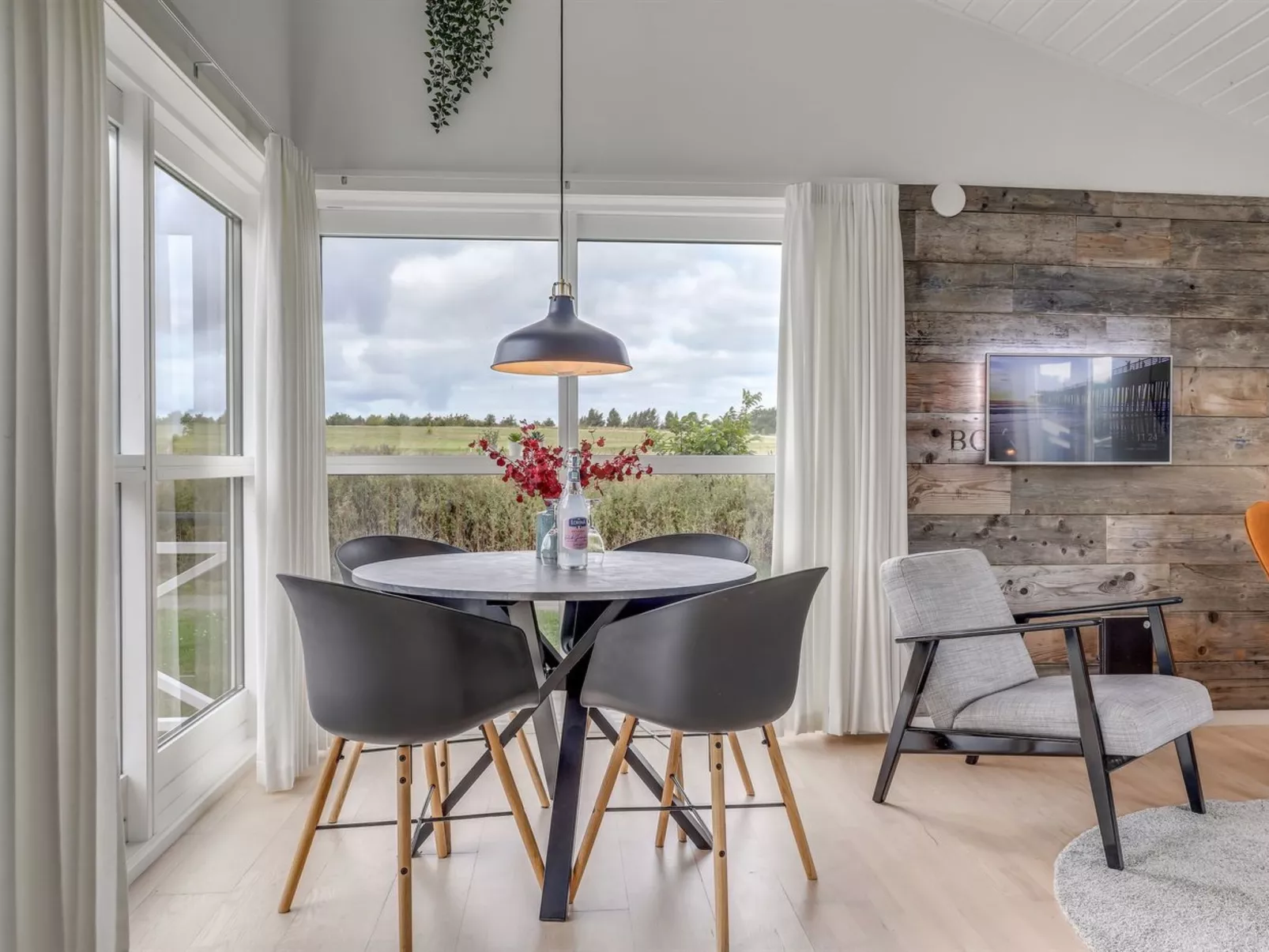 "Helemine" - 2.8km from the sea-Binnen