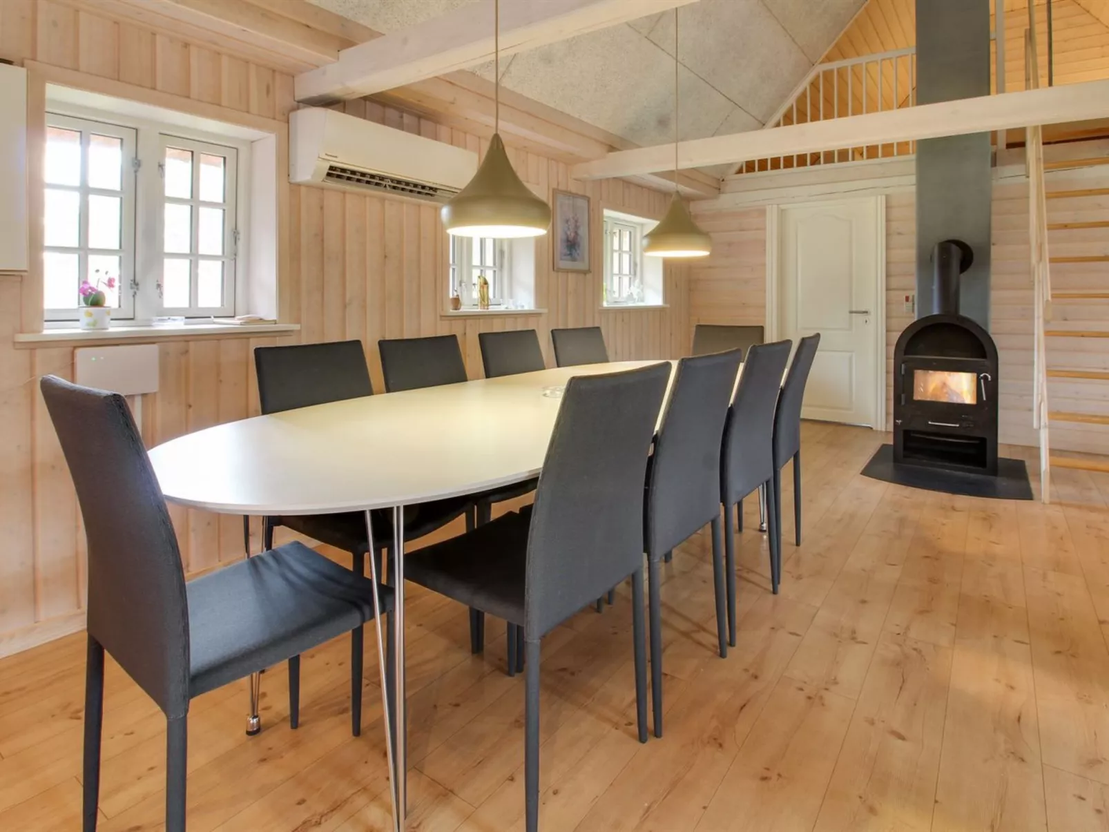 "Gudmund" - 3.9km from the sea-Binnen