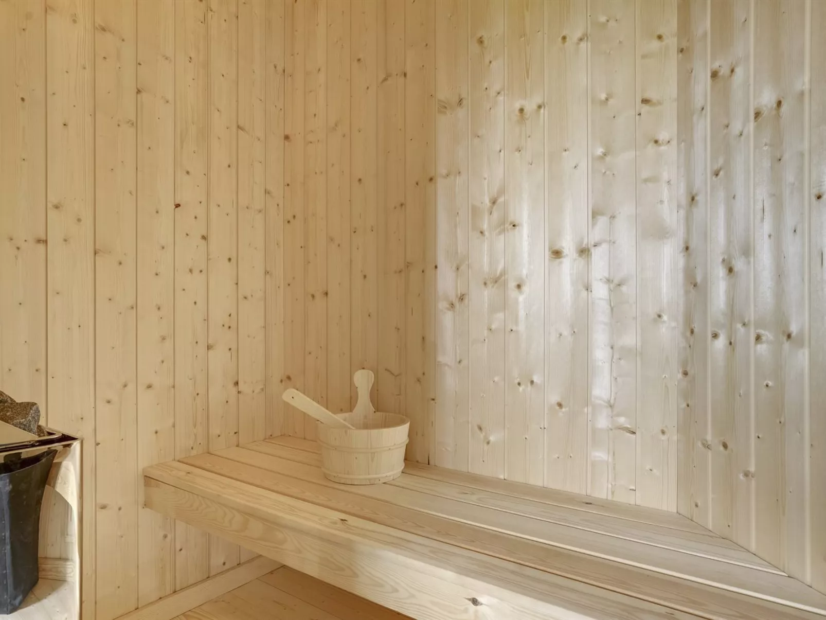 "Ina" - 1.2km from the sea-Binnen