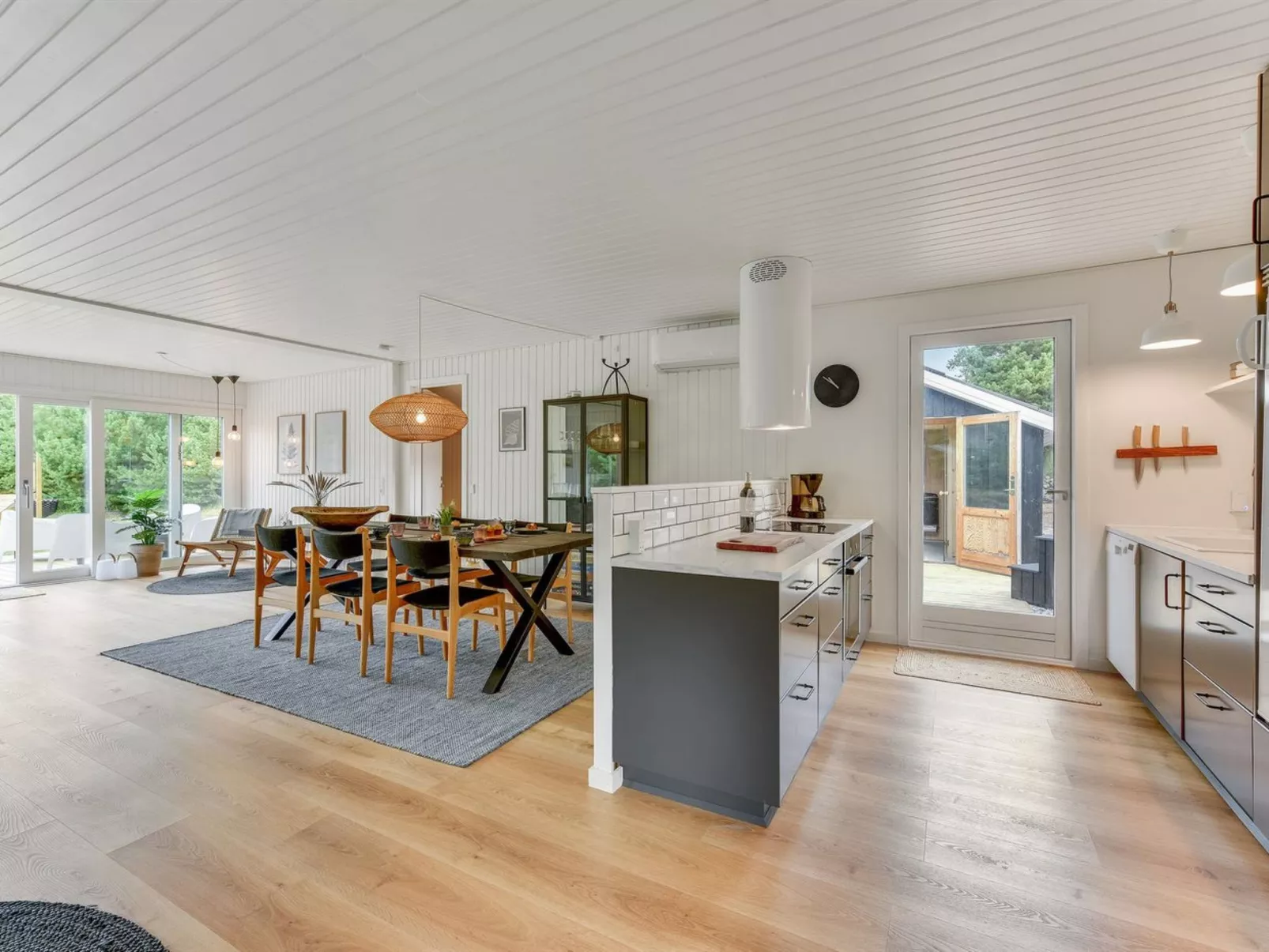 "Doreen" -  from the sea-Binnen