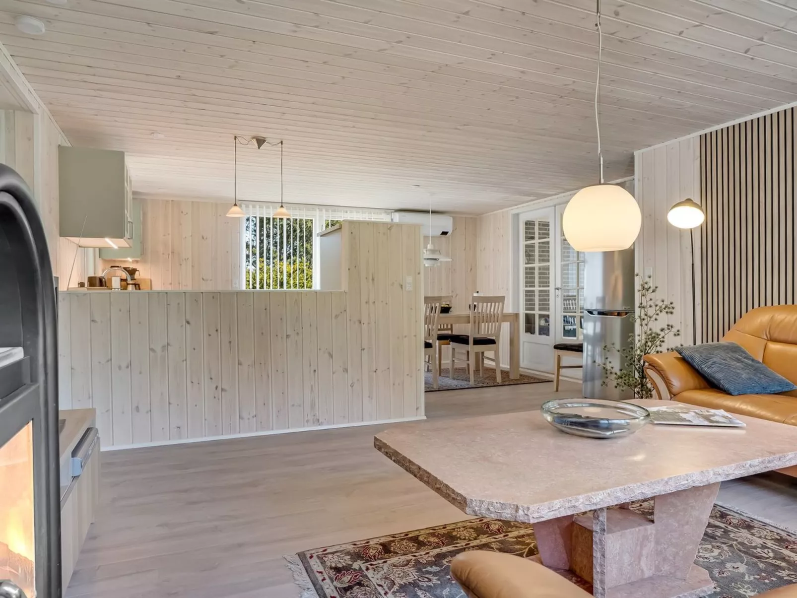 "Siljan" -  from the sea-Binnen