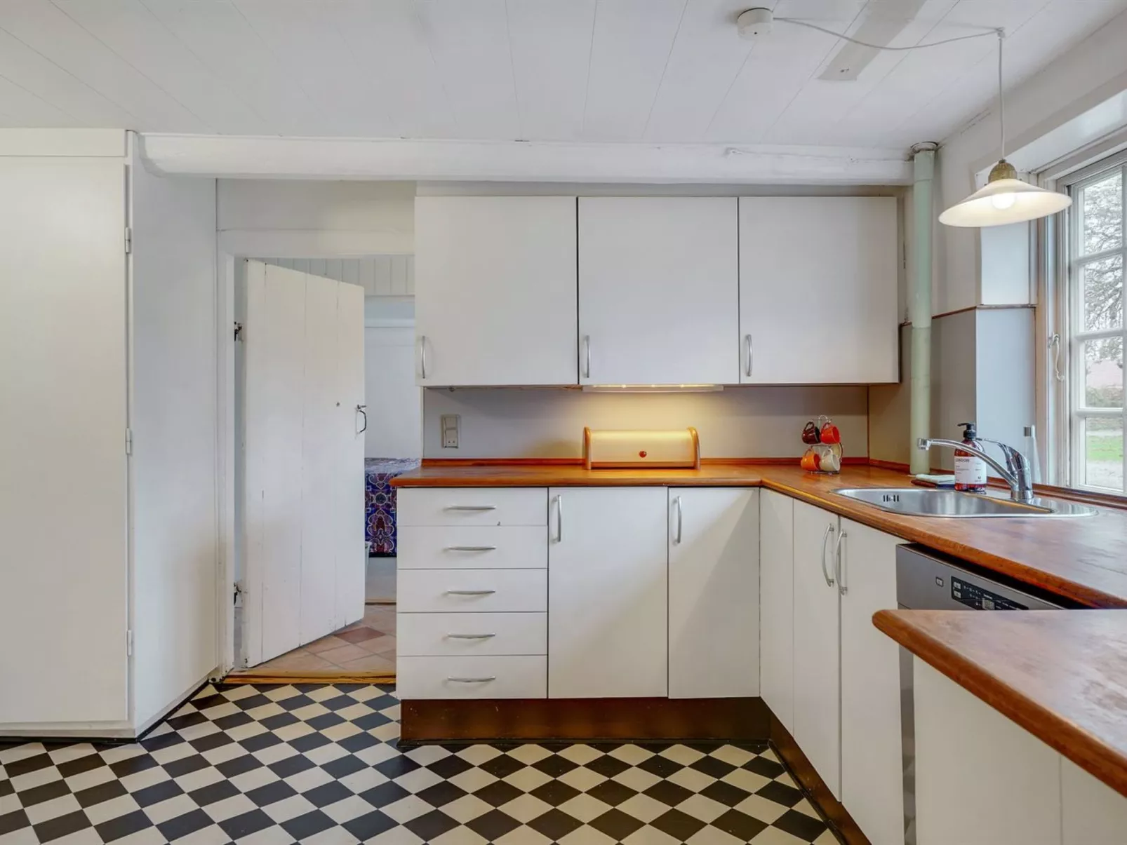 "Ilsa" - 9.8km from the sea-Binnen