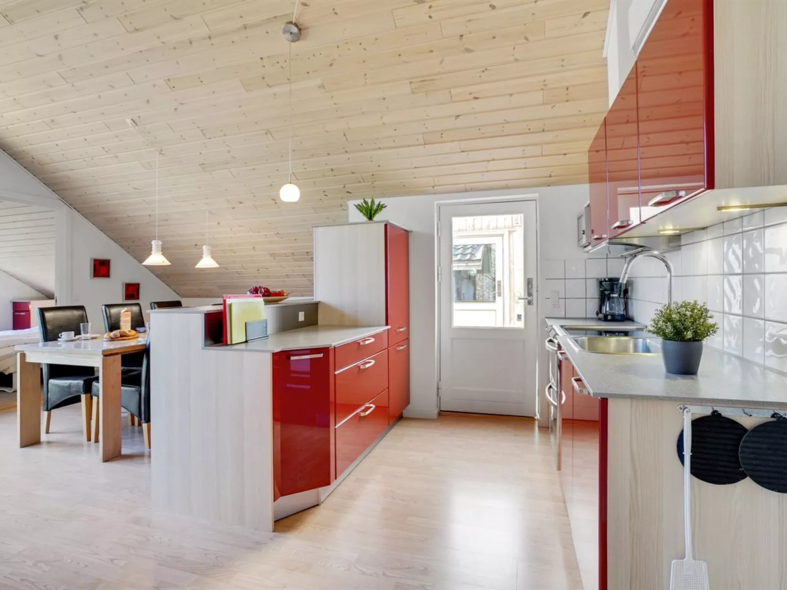 "Tiia" - 29km from the sea-Binnen