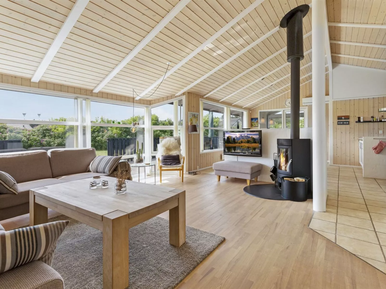 "Tatyana" - 1.0km from the sea-Binnen