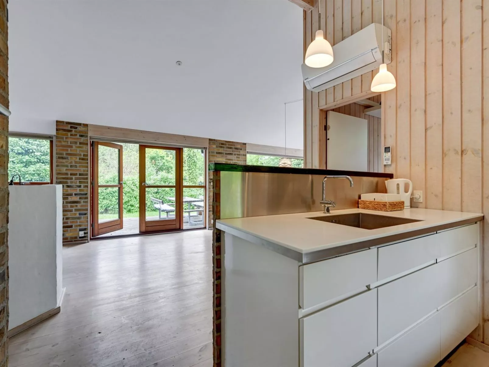 "Gustine" - 300m from the sea-Binnen